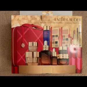 Estée Lauder firm and glow gift set